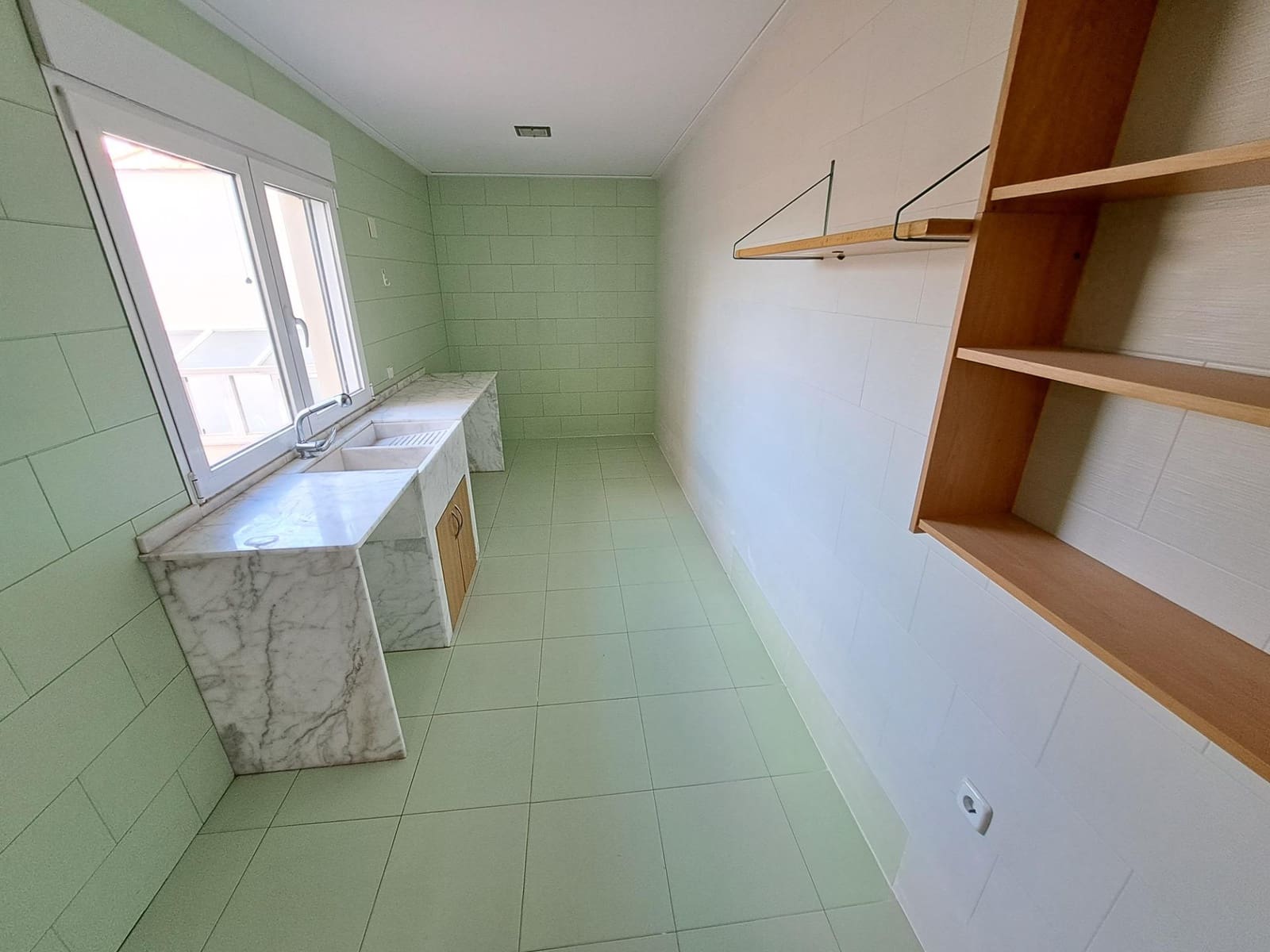 5 quarto Moradia em Banda para venda em San Juan de Enova com piscina garagem - 395 000 € (Ref: 9264464)