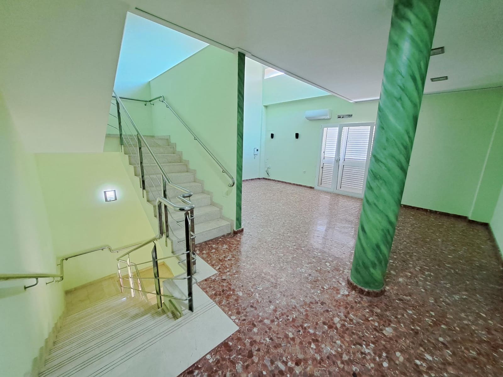 5 quarto Moradia em Banda para venda em San Juan de Enova com piscina garagem - 395 000 € (Ref: 9264464)