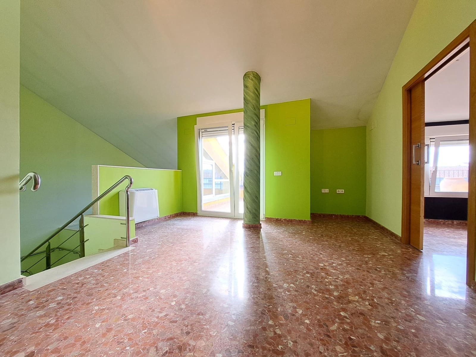 5 quarto Moradia em Banda para venda em San Juan de Enova com piscina garagem - 395 000 € (Ref: 9264464)