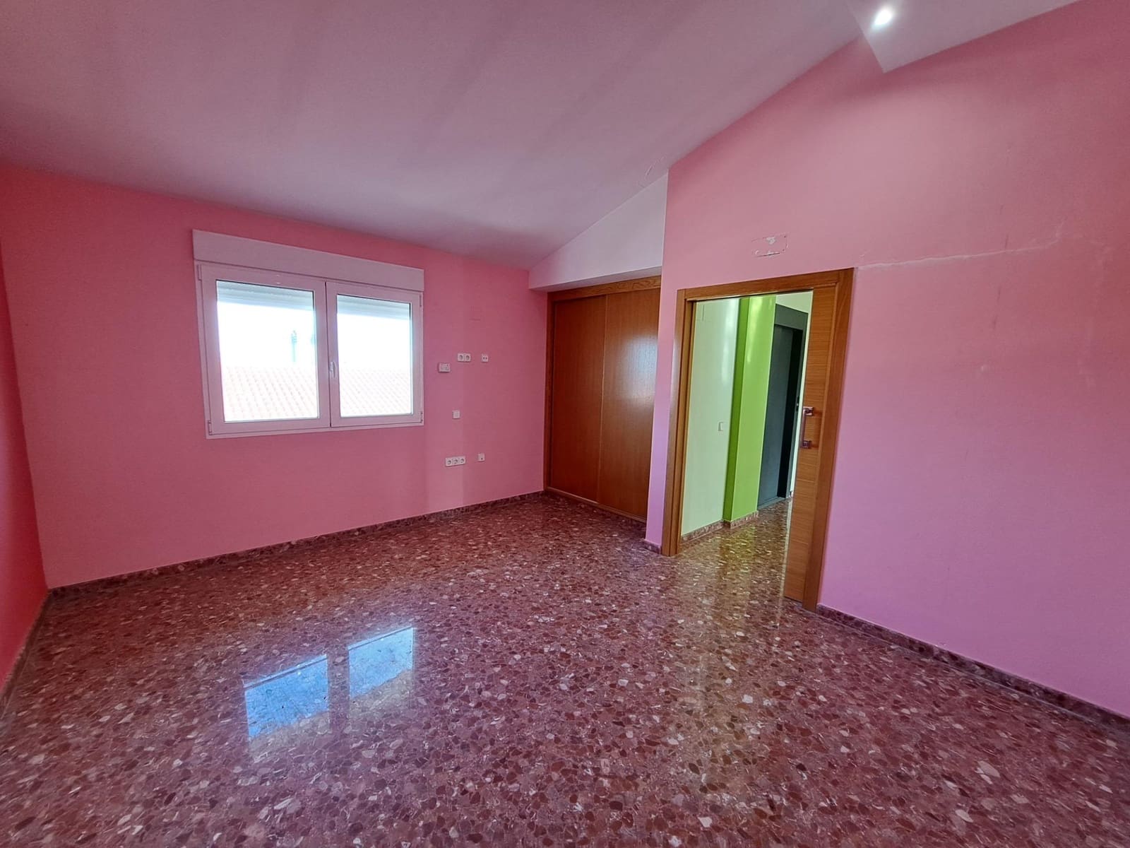 5 quarto Moradia em Banda para venda em San Juan de Enova com piscina garagem - 395 000 € (Ref: 9264464)