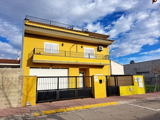 Adosado de 5 habitaciones en San Juan de Enova en venta con piscina garaje - 395.000 € (Ref: 9264464)