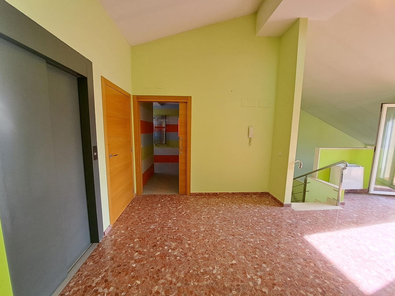 5 quarto Moradia em Banda para venda em San Juan de Enova com piscina garagem - 395 000 € (Ref: 9264464)