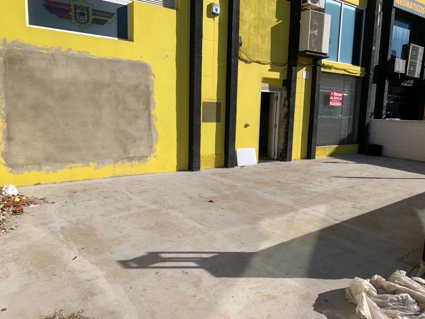 Business for rent in Alzira - € 1,600 (Ref: 9269678)