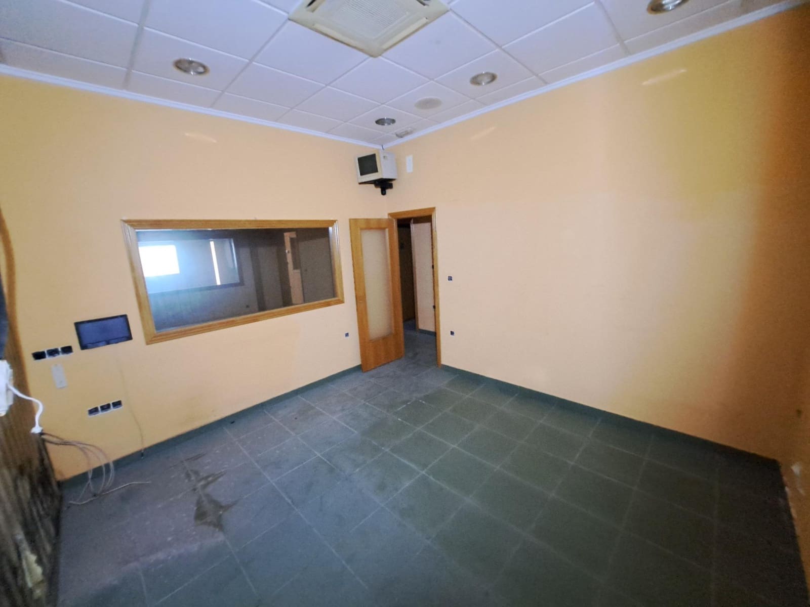 Commerciale in vendita in Alzira - 349.999 € (Rif: 9285177)