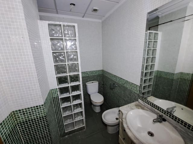 Commercial for sale in Alzira - € 349,999 (Ref: 9285177)