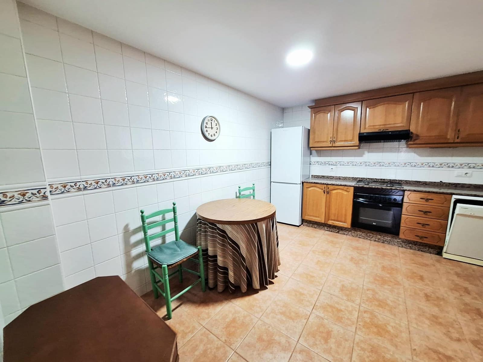 3 soveværelse Rækkehus til leje i Carcaixent - € 950 (Ref: 9297167)