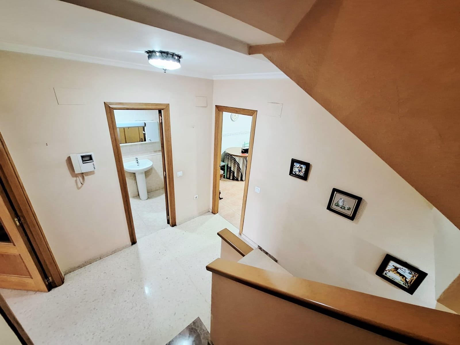 3 soveværelse Rækkehus til leje i Carcaixent - € 950 (Ref: 9297167)