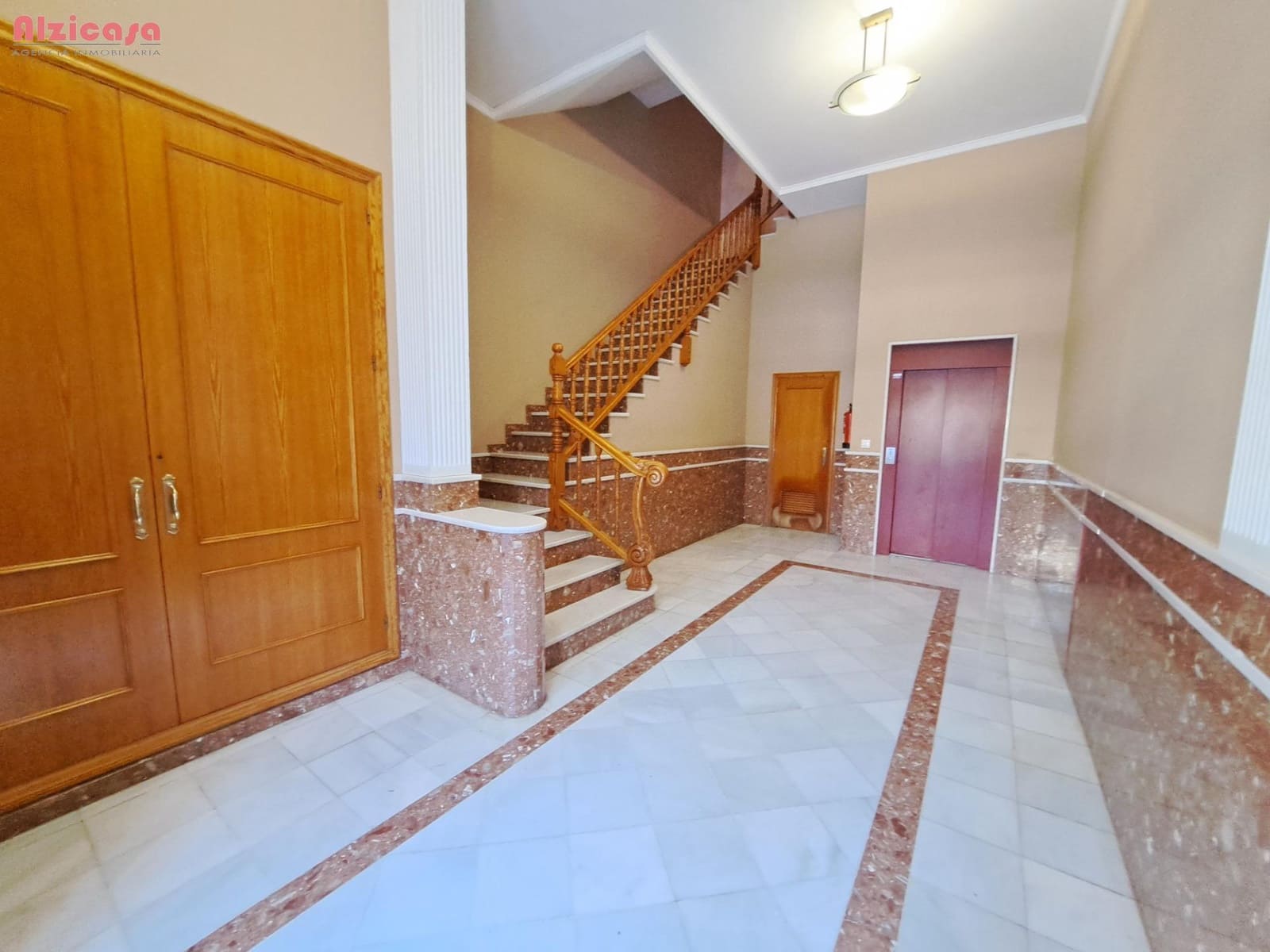 Ático de 3 habitaciones en Alzira en venta - 215.000 € (Ref: 9297169)