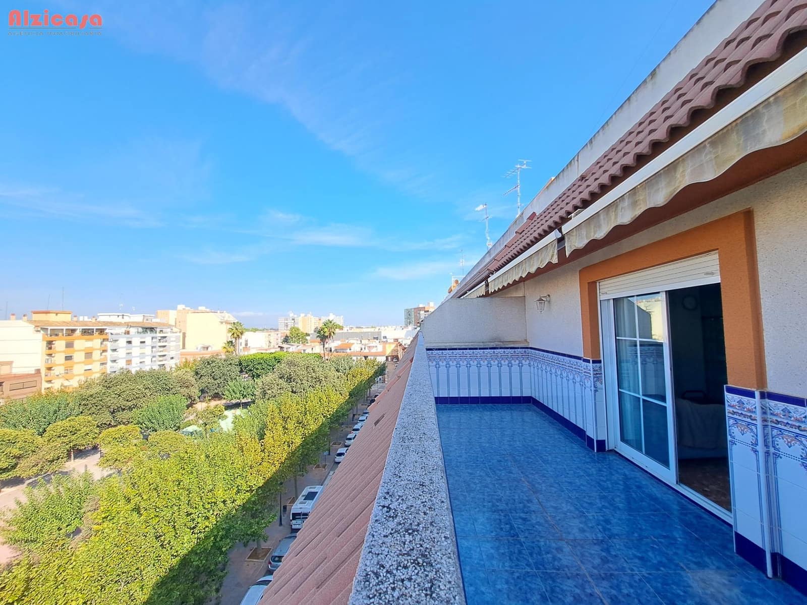 Ático de 3 habitaciones en Alzira en venta - 215.000 € (Ref: 9297169)