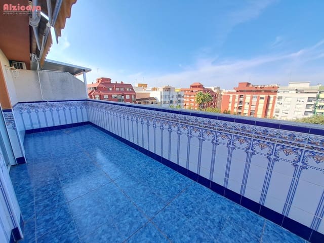 Ático de 3 habitaciones en Alzira en venta - 215.000 € (Ref: 9297169)