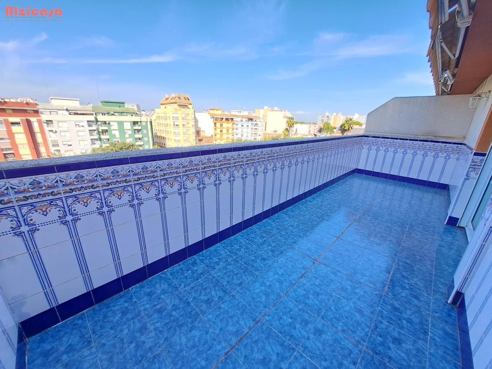 Ático de 3 habitaciones en Alzira en venta - 215.000 € (Ref: 9297169)