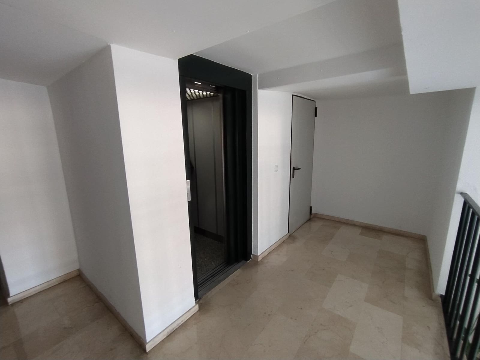 3 sypialnia Mieszkanie na sprzedaż w Alzira z garażem - 190 000 € (Ref: 9321868)