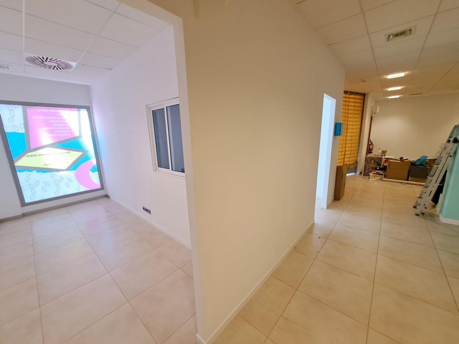 Commercial for sale in Carcaixent - € 165,000 (Ref: 9330605)