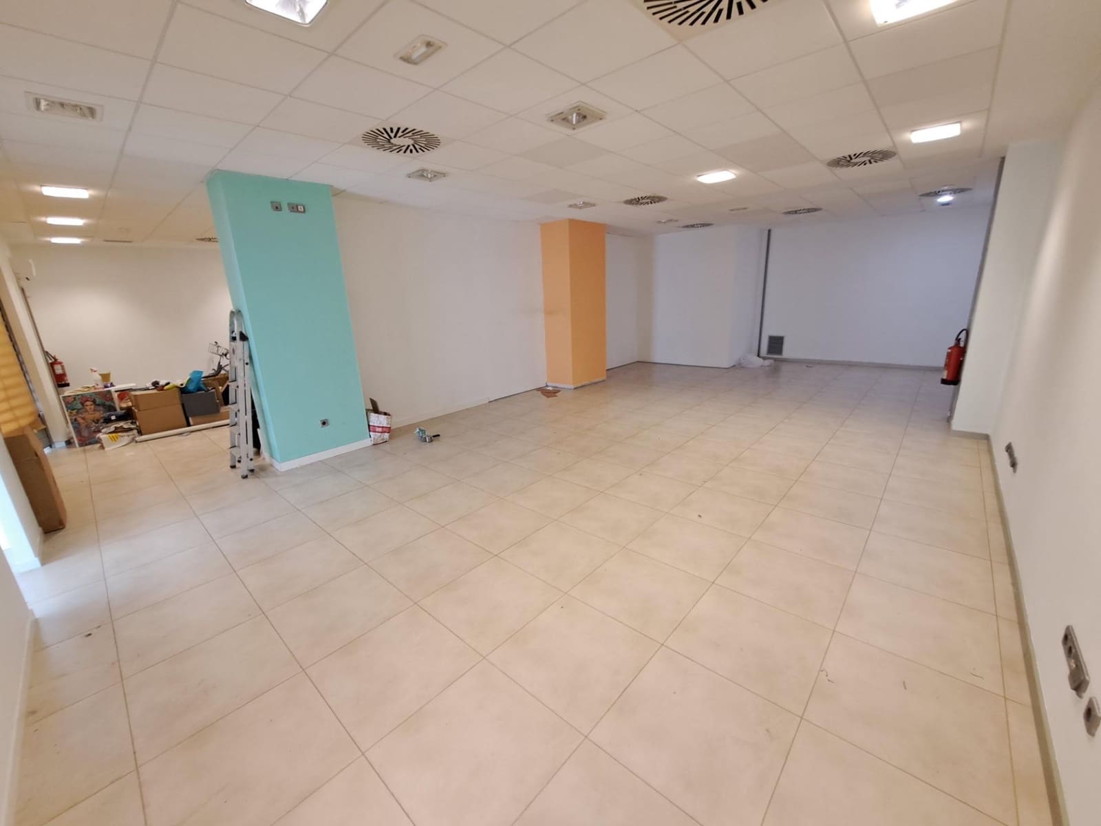 Commercial for sale in Carcaixent - € 165,000 (Ref: 9330605)