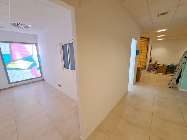 Komercyjne na sprzedaż w Carcaixent - 165 000 € (Ref: 9330605)