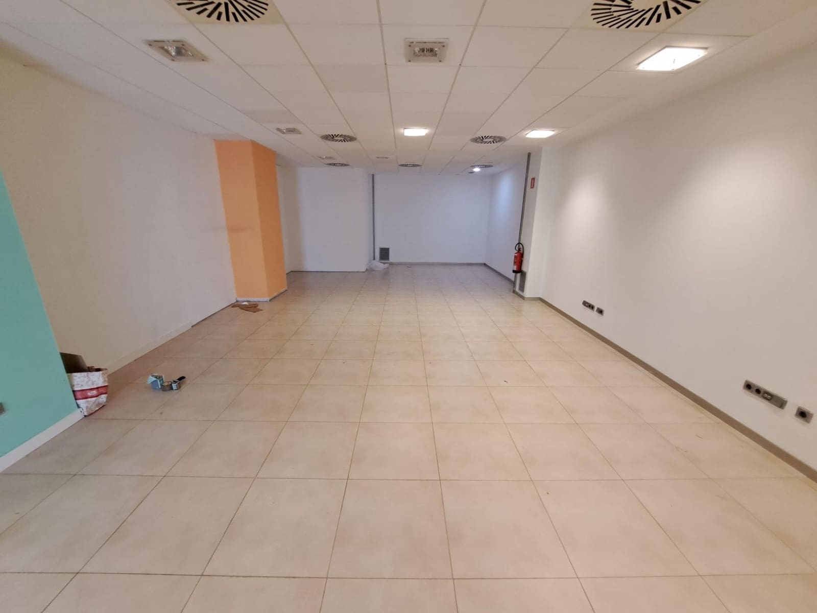 Kaupallinen myytävänä paikassa Carcaixent - 165 000 € (Ref: 9330605)