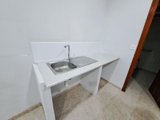 Commercial for rent in Carcaixent - € 650 (Ref: 9330607)