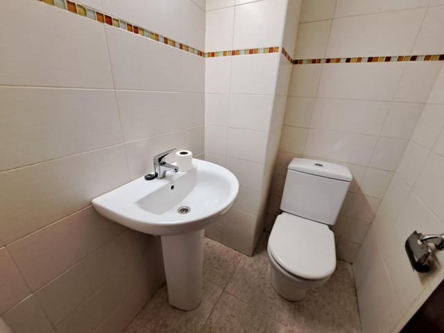 Commercial for rent in Carcaixent - € 650 (Ref: 9330607)