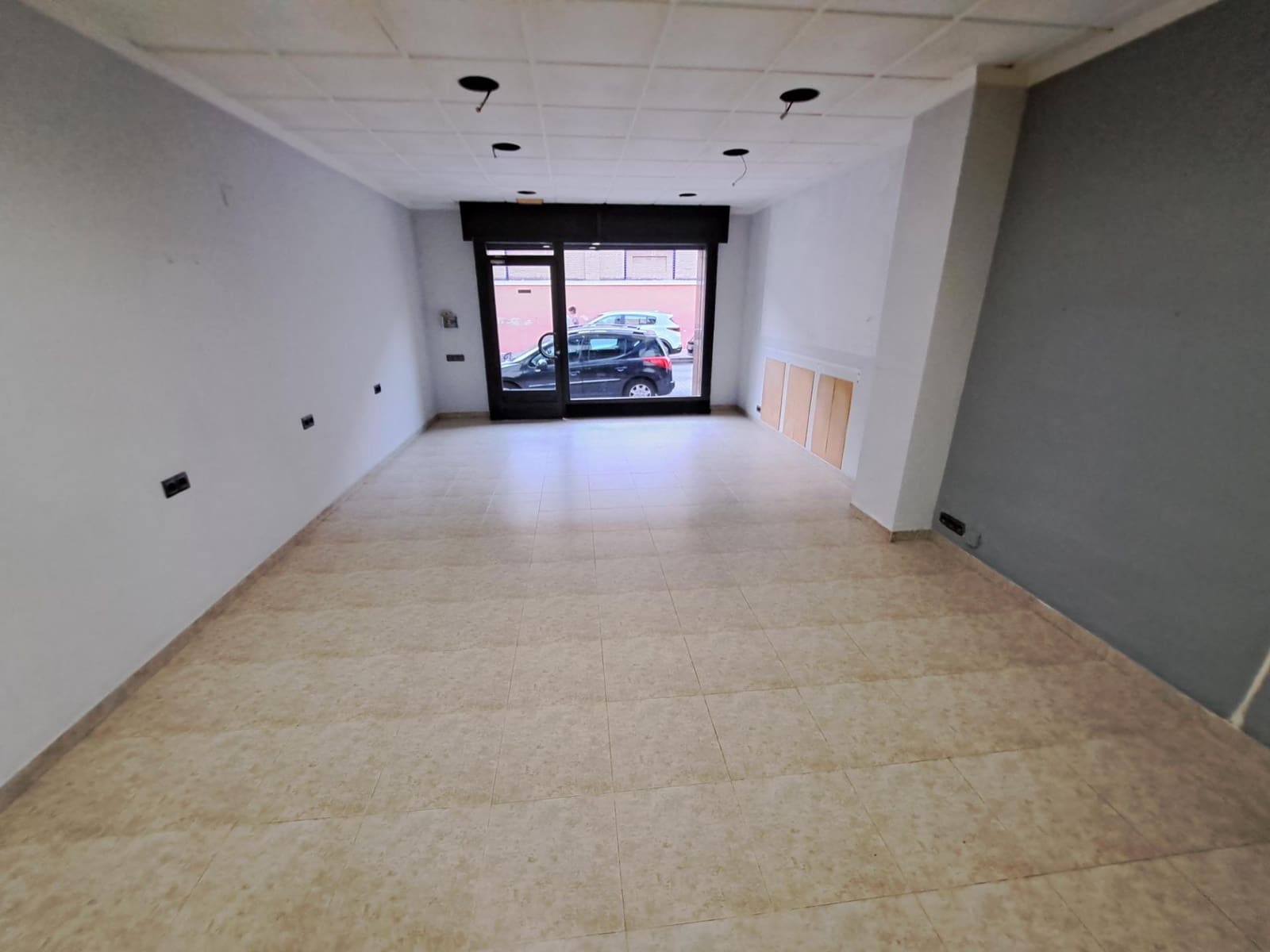 Kaupallinen vuokrattavana paikassa Carcaixent - 650 € (Ref: 9330607)