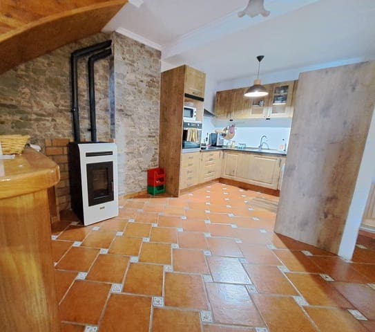 6 bedroom Townhouse for sale in Alzira - € 186,000 (Ref: 9334910)