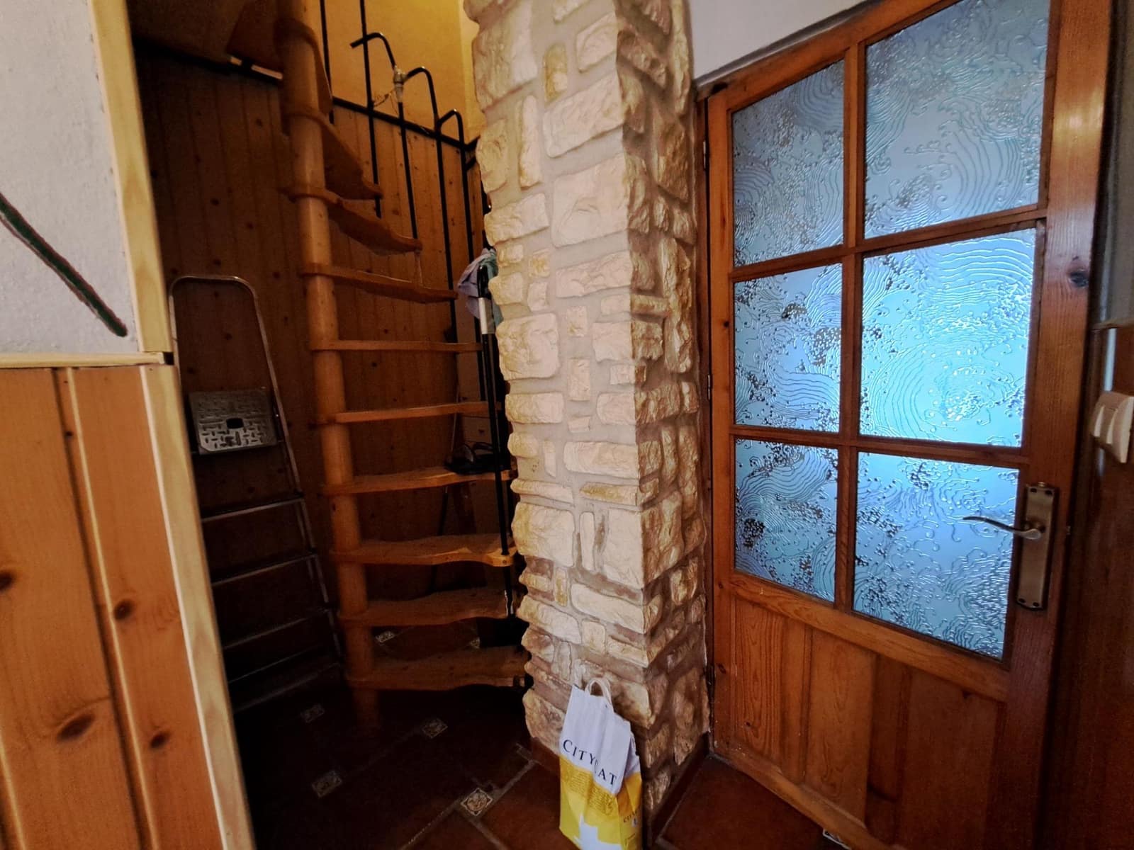 6 bedroom Townhouse for sale in Alzira - € 186,000 (Ref: 9334910)