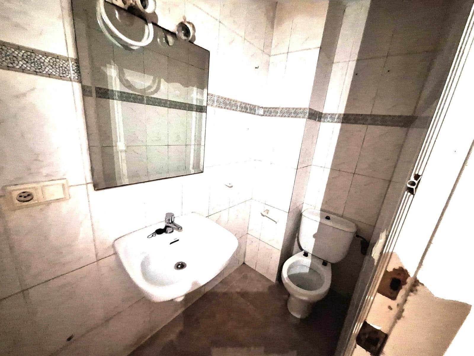 4 bedroom Townhouse for sale in La Pobla Llarga - € 90,000 (Ref: 9334911)