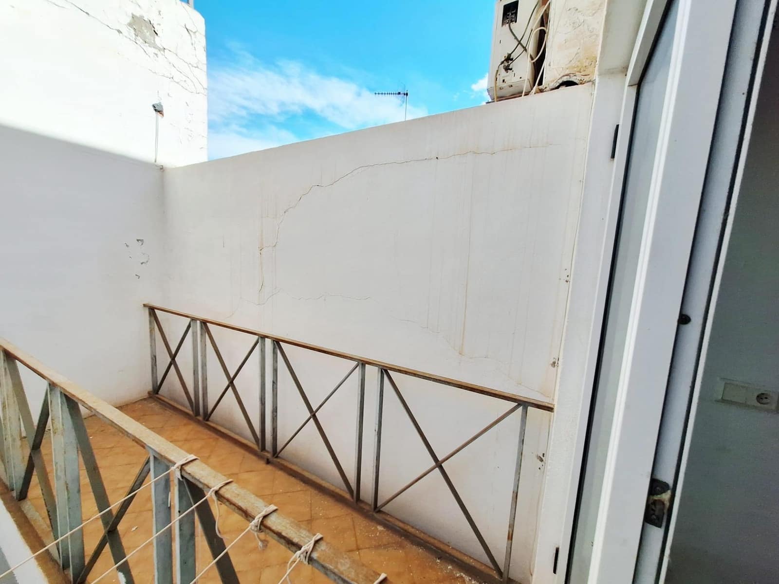 4 bedroom Townhouse for sale in La Pobla Llarga - € 90,000 (Ref: 9334911)