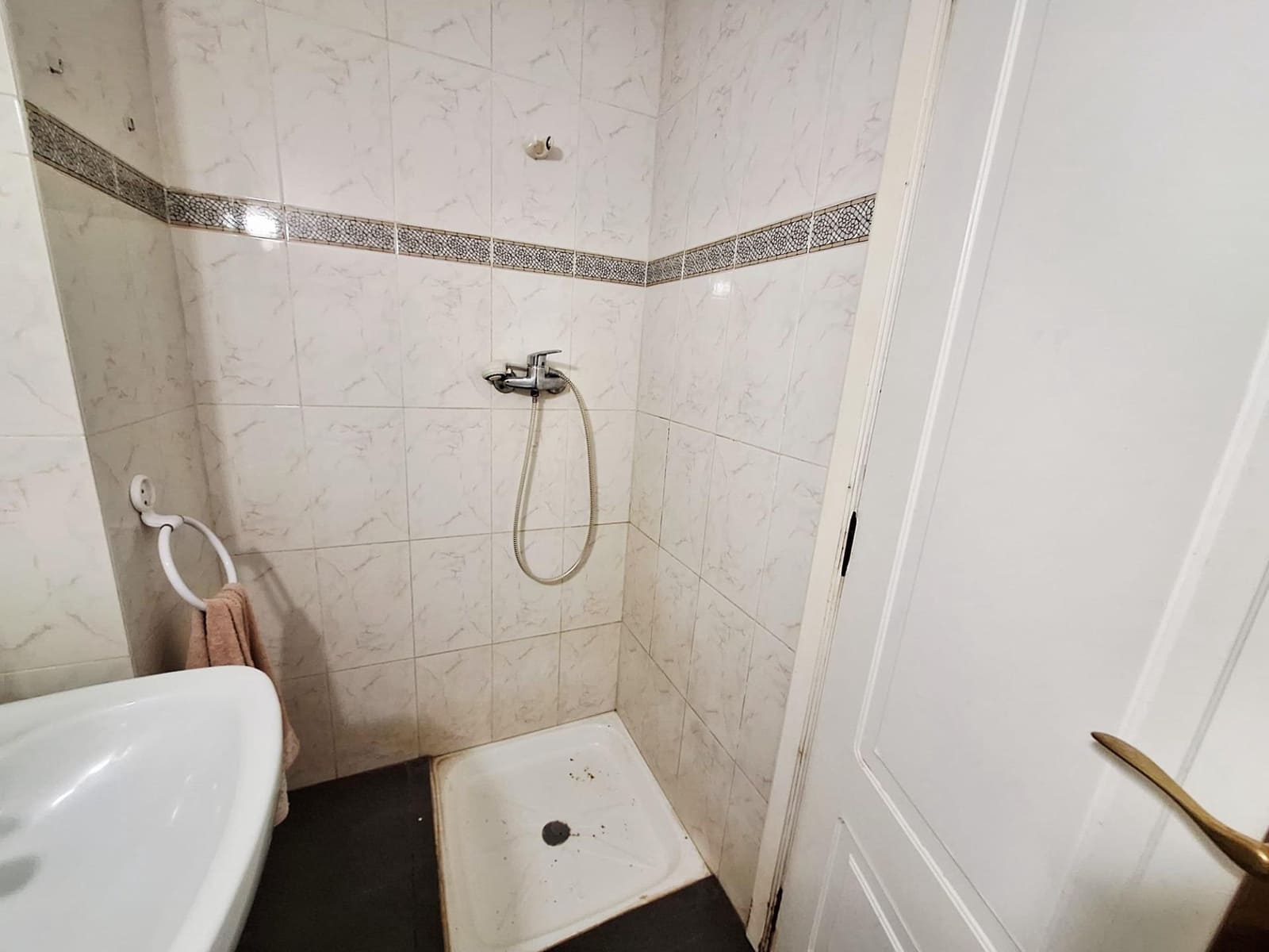 4 bedroom Townhouse for sale in La Pobla Llarga - € 90,000 (Ref: 9334911)