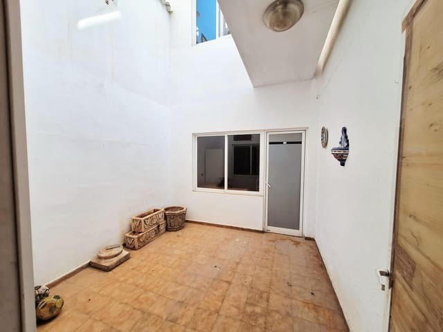 4 bedroom Townhouse for sale in La Pobla Llarga - € 90,000 (Ref: 9334911)