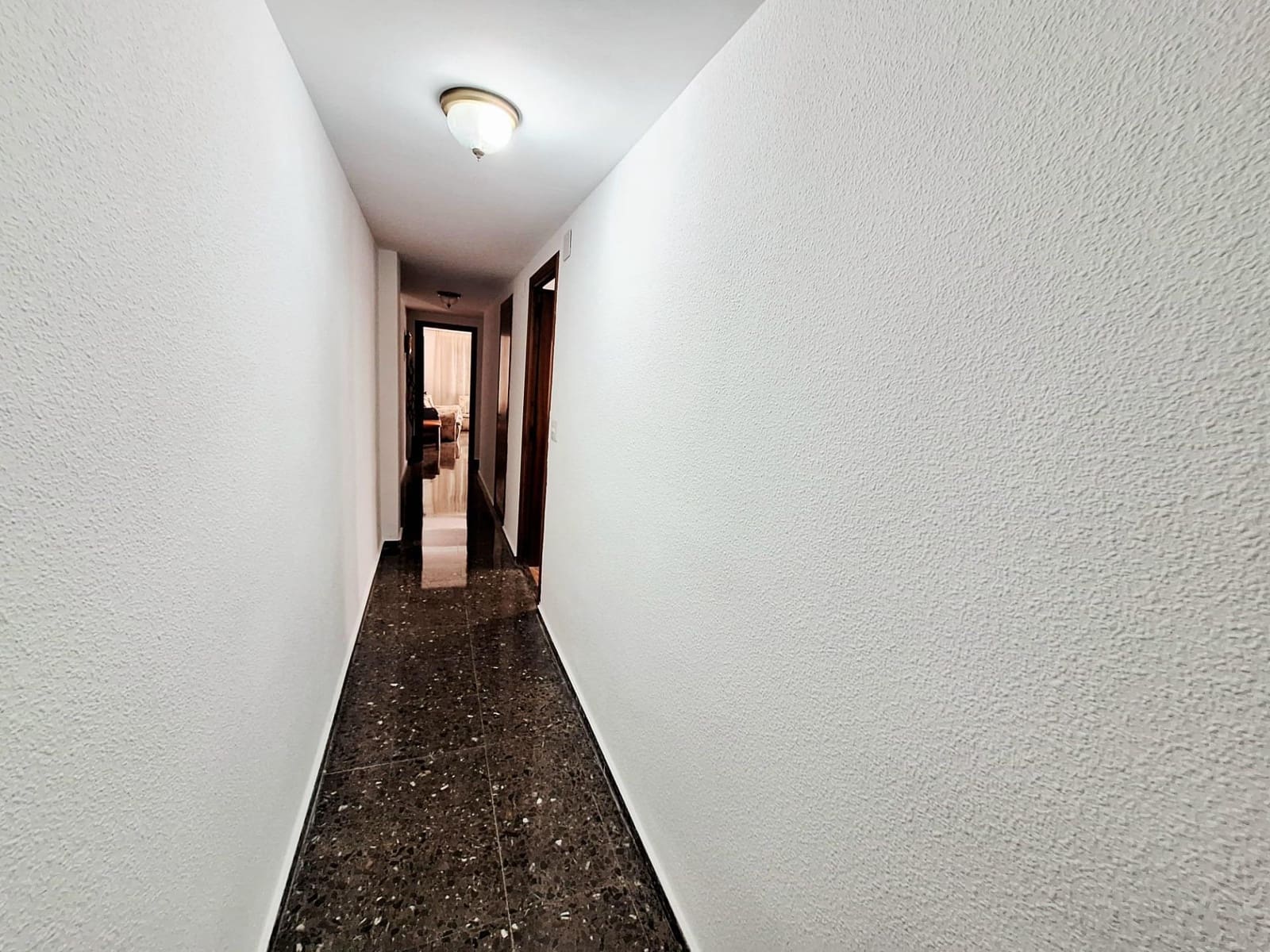 4 soveværelse Lejlighed til salg i Carcaixent - € 120.000 (Ref: 9347329)