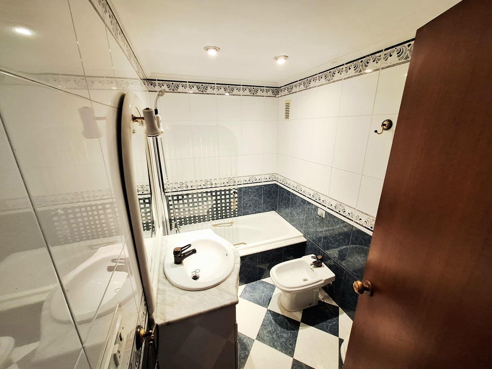 4 soveværelse Lejlighed til salg i Carcaixent - € 120.000 (Ref: 9347329)