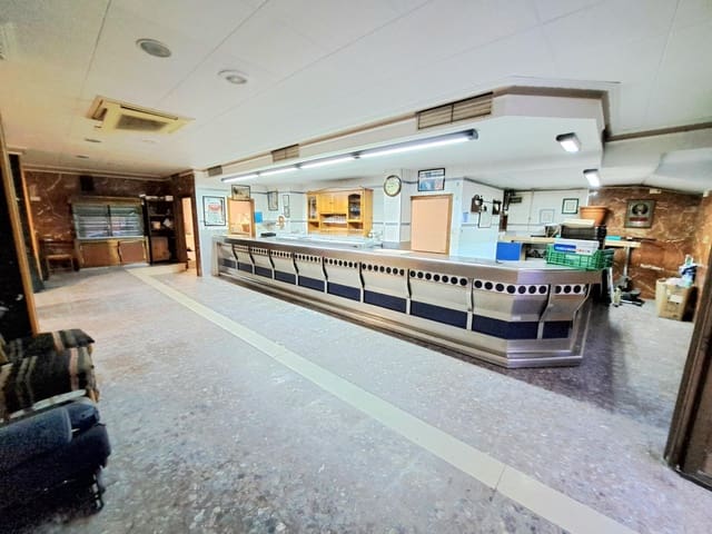 Commercial for sale in Alzira - € 188,000 (Ref: 9349510)