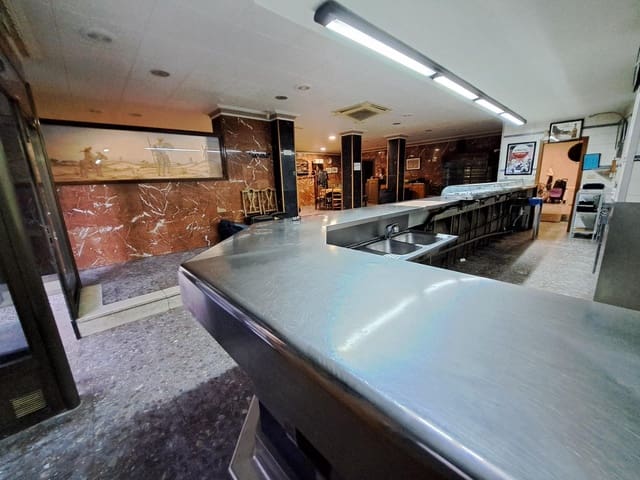 Commercial for sale in Alzira - € 188,000 (Ref: 9349510)