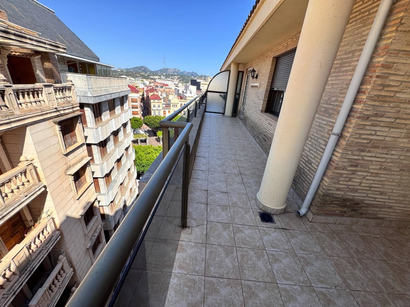 3 sypialnia Penthouse na sprzedaż w Alzira z garażem - 285 000 € (Ref: 9353582)