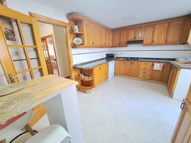 3 slaapkamer Flat te huur in Alzira - € 1.000 (Ref: 9373935)