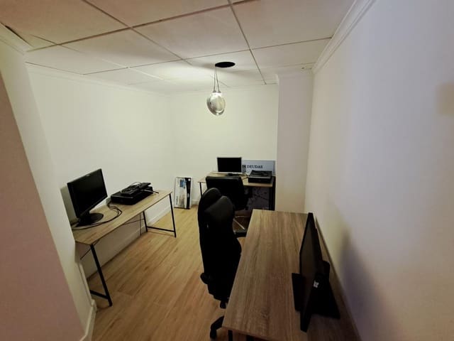 3 bedroom Office for rent in Alzira - € 550 (Ref: 9375287)
