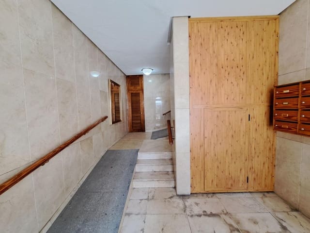 3 bedroom Office for rent in Alzira - € 550 (Ref: 9375287)