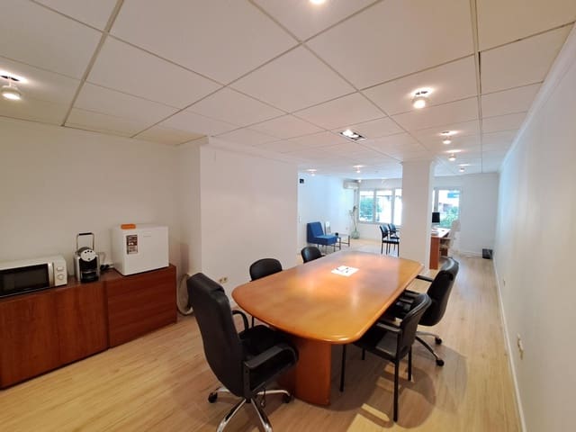 3 bedroom Office for rent in Alzira - € 550 (Ref: 9375287)