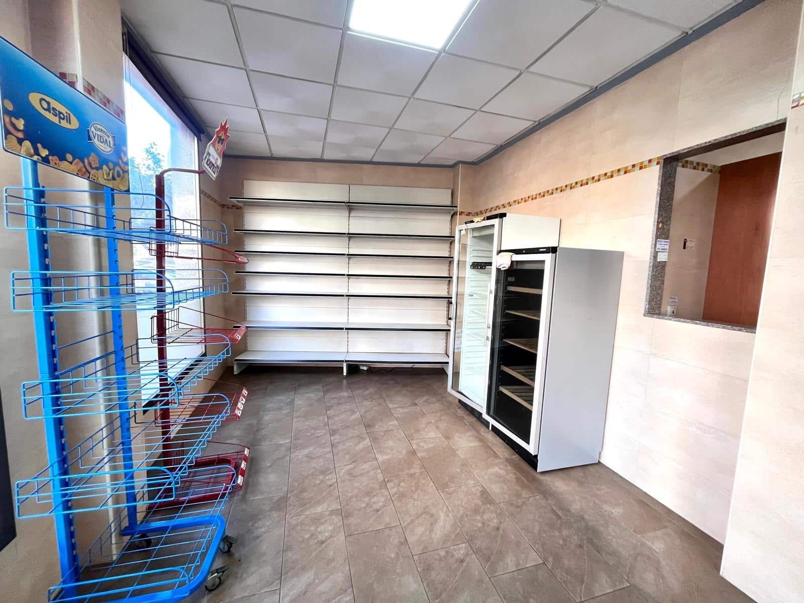 Komercyjne na sprzedaż w Carcaixent - 75 000 € (Ref: 9378983)