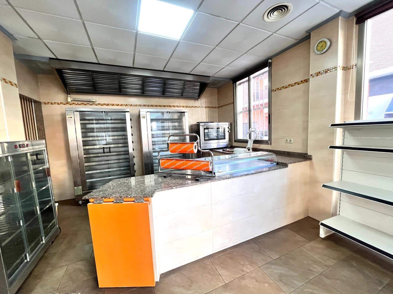 Komercyjne na sprzedaż w Carcaixent - 75 000 € (Ref: 9378983)