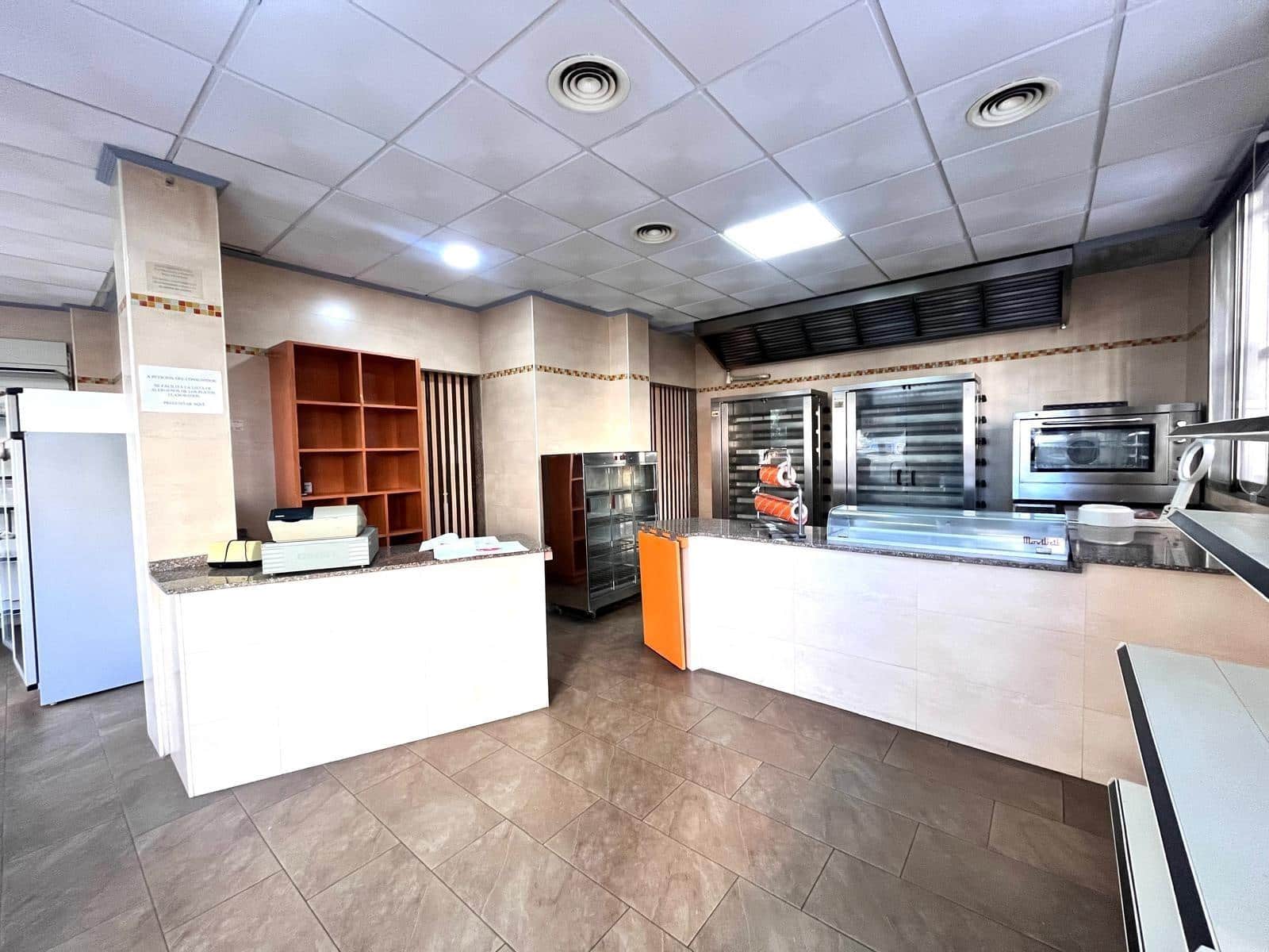 Komercyjne na sprzedaż w Carcaixent - 75 000 € (Ref: 9378983)