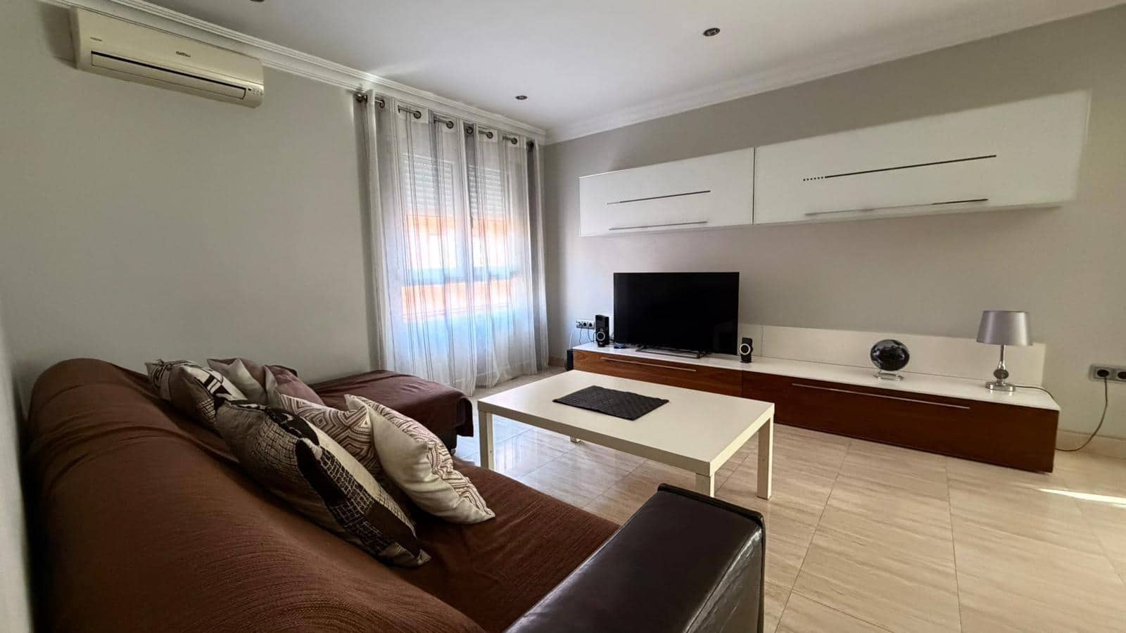 3 makuuhuone Rivitalo myytävänä paikassa Alzira mukana 
autotalli - 195 000 € (Ref: 9403339)