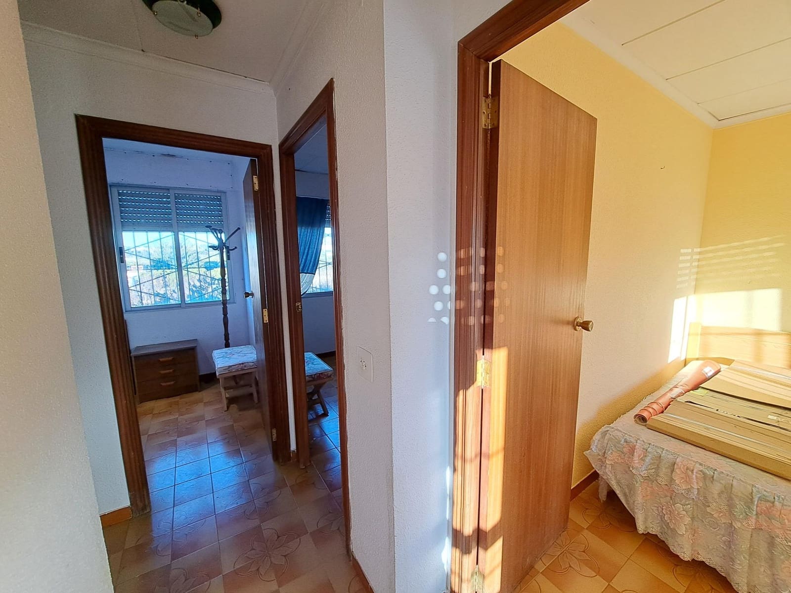 4 bedroom Villa for sale in Alzira with pool garage - € 165,000 (Ref: 9406797)