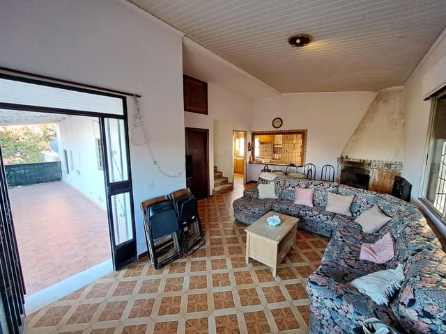 4 soverom Villa til salgs i Alzira med svømmebasseng garasje - € 165 000 (Ref: 9406797)