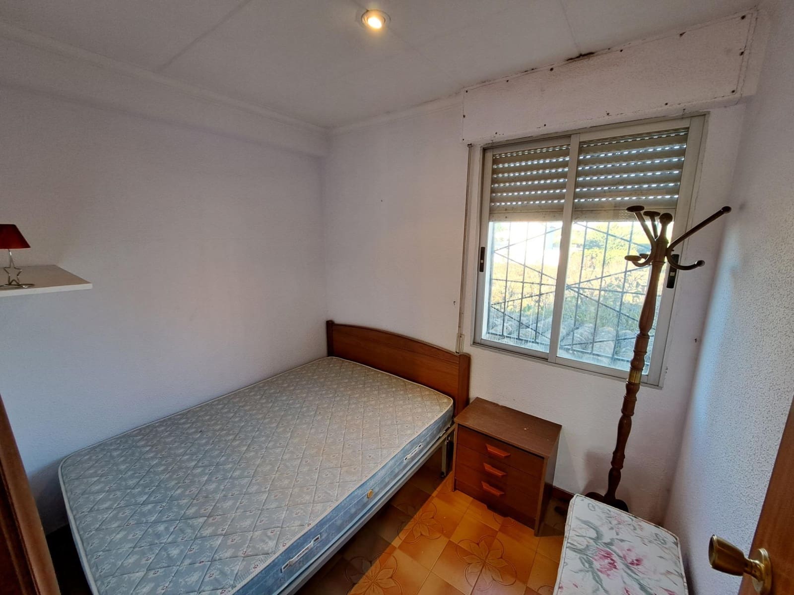 4 bedroom Villa for sale in Alzira with pool garage - € 165,000 (Ref: 9406797)