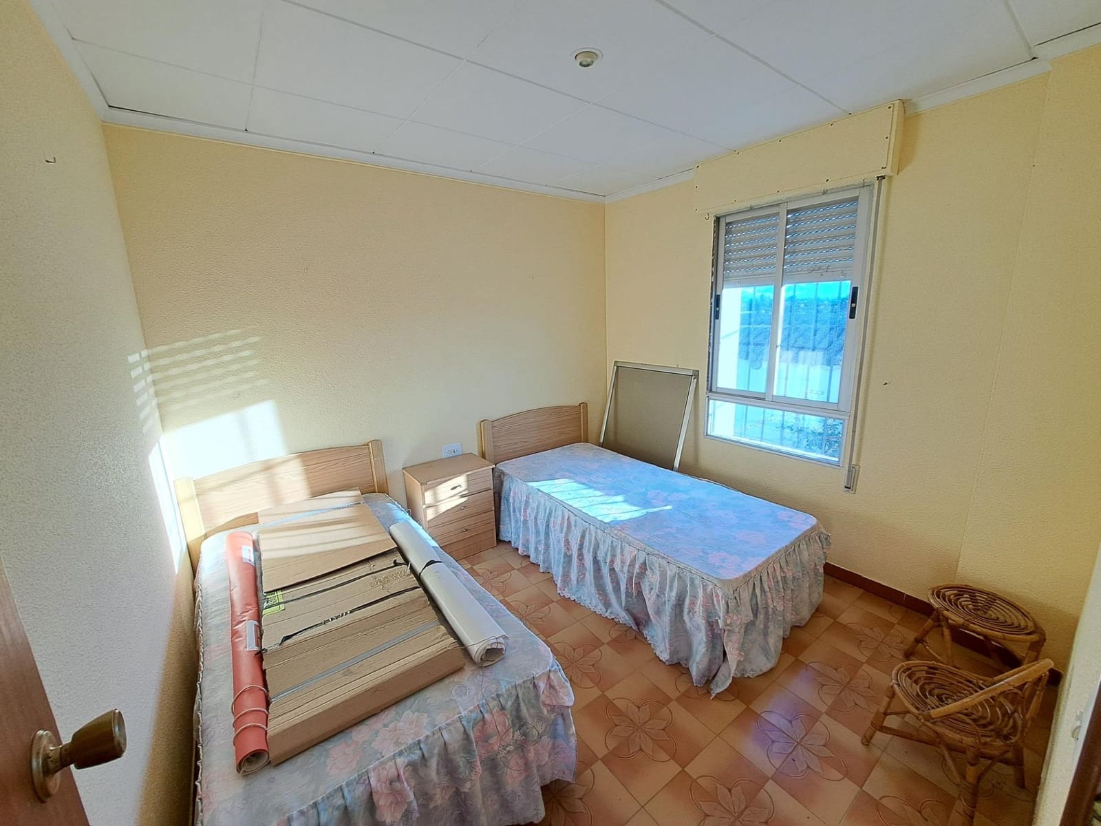 4 bedroom Villa for sale in Alzira with pool garage - € 165,000 (Ref: 9406797)