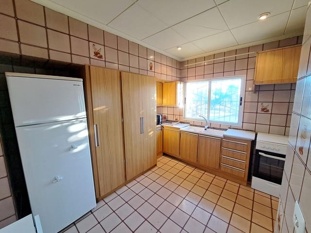 4 soverom Villa til salgs i Alzira med svømmebasseng garasje - € 165 000 (Ref: 9406797)