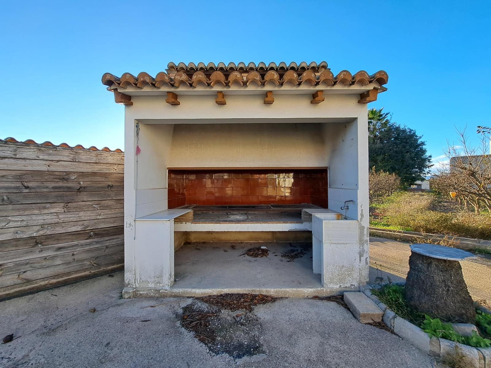 4 bedroom Villa for sale in Alzira with pool garage - € 165,000 (Ref: 9406797)