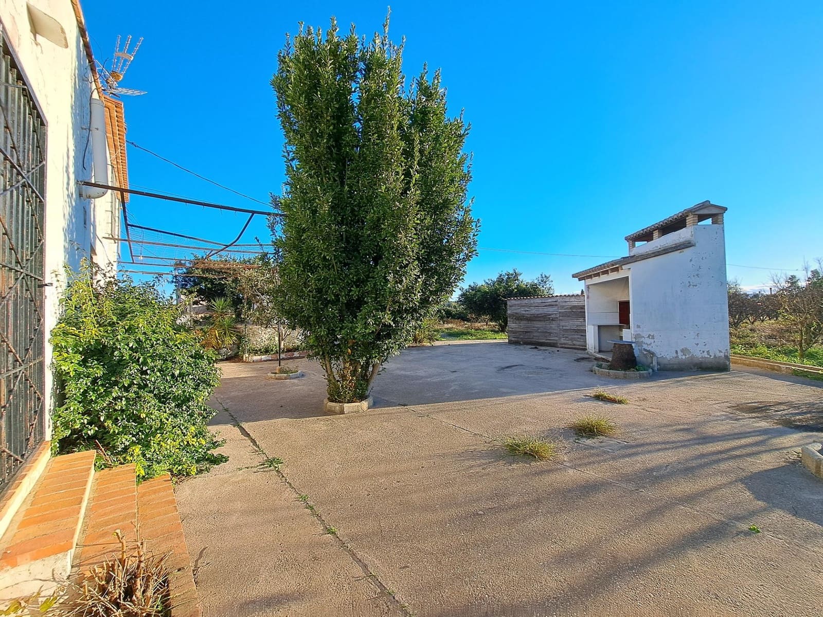 4 bedroom Villa for sale in Alzira with pool garage - € 165,000 (Ref: 9406797)