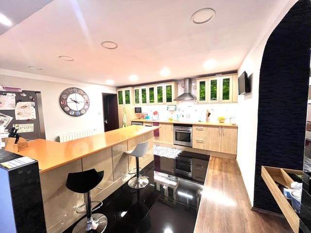 4 makuuhuone Huoneisto myytävänä paikassa Carcaixent - 165 000 € (Ref: 9419676)